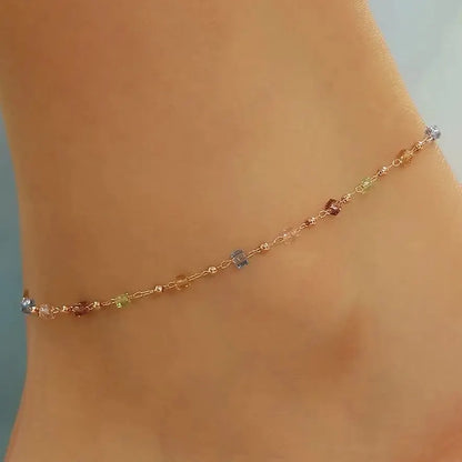 Boho bransoletka na kostkę z kolorowymi cyrkoniami