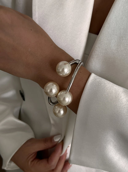 Bransoleta mankietowa – masywny metalowy design w stylu punk & chic