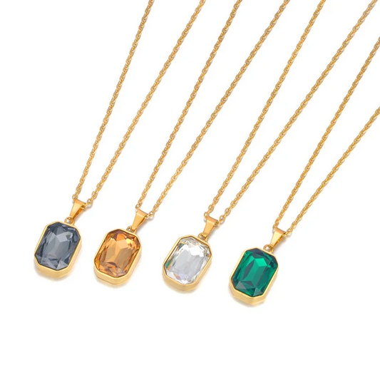 Naszyjnik ze stali nierdzewnej z geometrycznym kryształem – elegancki pozłacany wisiorek dla kobiet