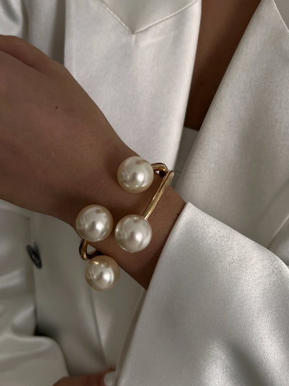 Bransoleta mankietowa – masywny metalowy design w stylu punk & chic