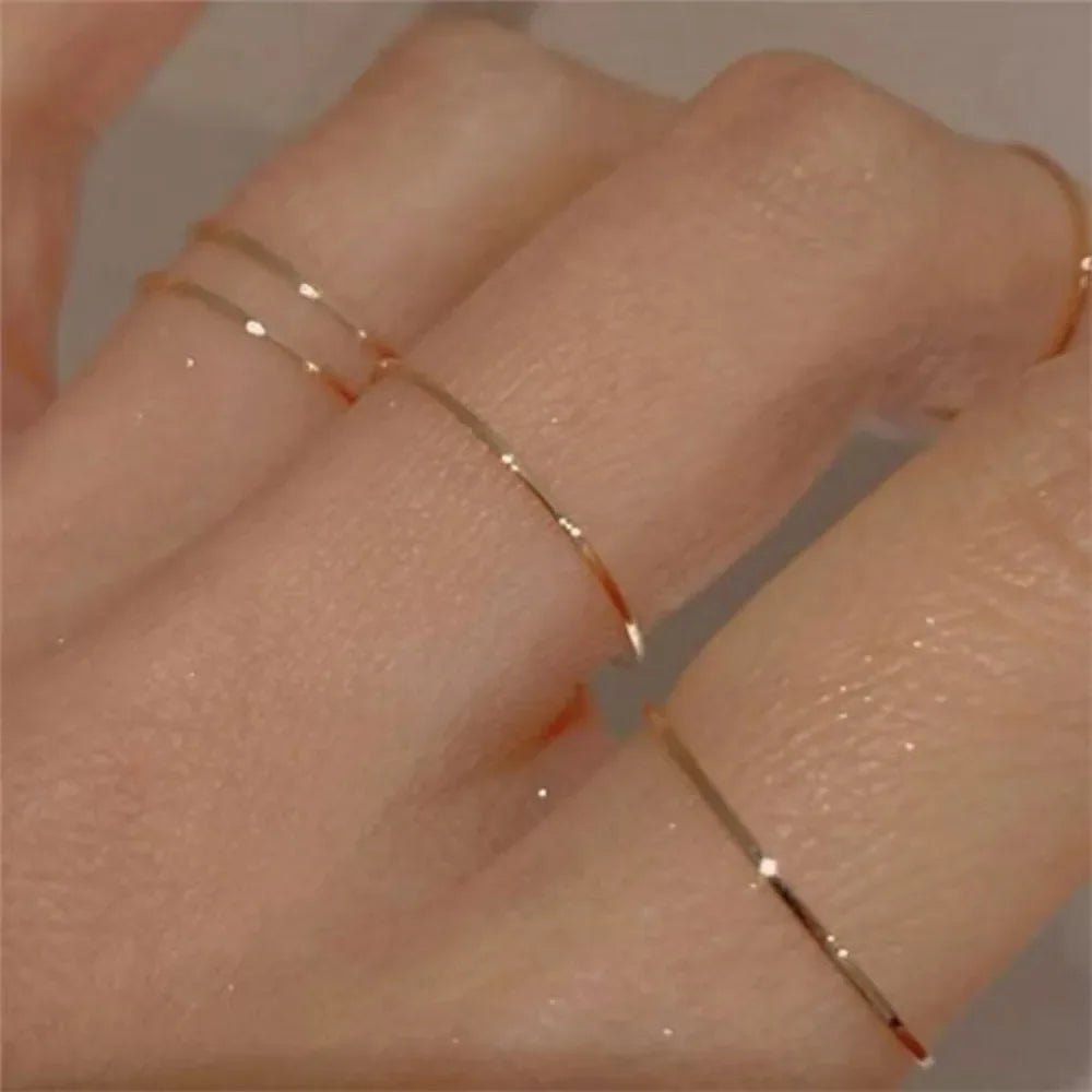 Klasyczny pierścionek ze stali nierdzewnej pozłacany 14K – minimalistyczny, elegancki, trwały